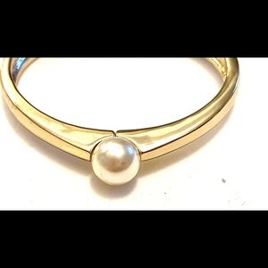 Jewelry - Pearl gold hinged bracelet Jewelry - Pearl gold hinged bracelet